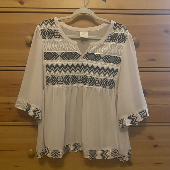 🕊✌️Embroidered Knox Rose Women’s L Blouse✌️🕊 - Picture 1 of 5